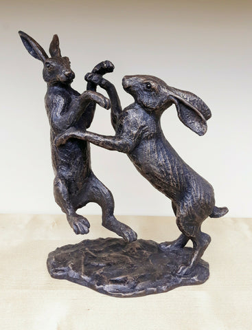Small Boxing Hares on base